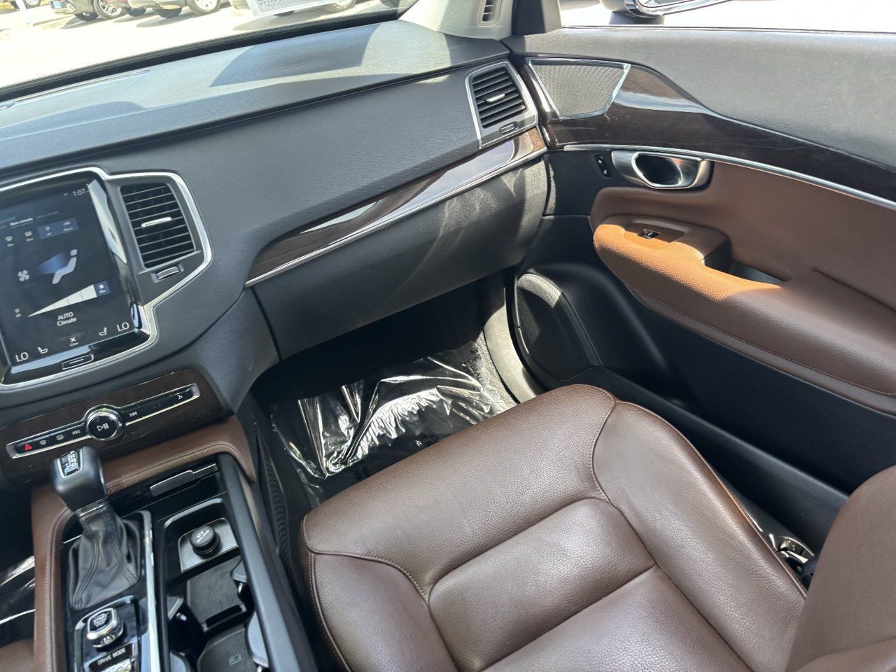 Used 2019 Volvo XC90 T6 Momentum w/ Advanced Package AWD/4WD image 14