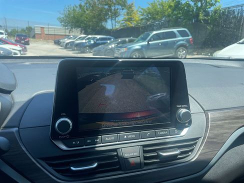 Used 2025 Nissan Altima 2.5 SV FWD image 20