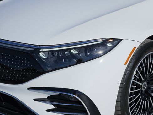 Used 2023 Mercedes-Benz EQS 450+ Sedan image 9