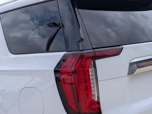 Used 2021 GMC Yukon Denali w/ Denali Premium Package RWD image 14