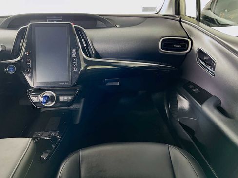 Used 2021 Toyota Prius Prime XLE image 24