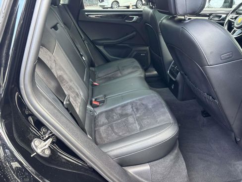 Used 2021 Porsche Macan w/ Driver Memory Package image 15