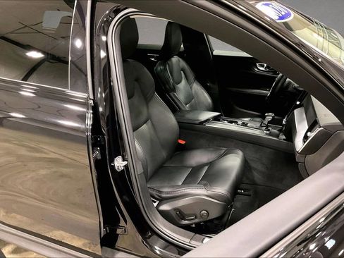 Used 2020 Volvo V60 T5 Cross Country w/ Protection Package Premier image 29