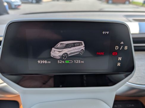 Used 2025 Volkswagen ID. Buzz Pro S Plus RWD image 35