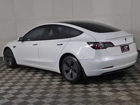 Used 2023 Tesla Model 3 Standard Range image 9