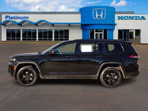 Used 2023 Jeep Grand Cherokee L Laredo image 3