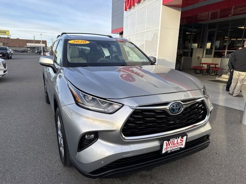 Used 2020 Toyota Highlander Limited image 1