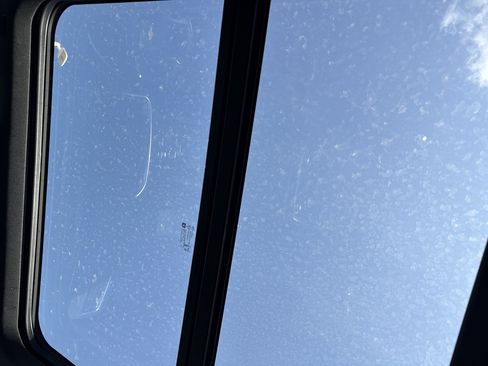 Used 2022 Chevrolet Tahoe LT w/ Luxury Package image 21