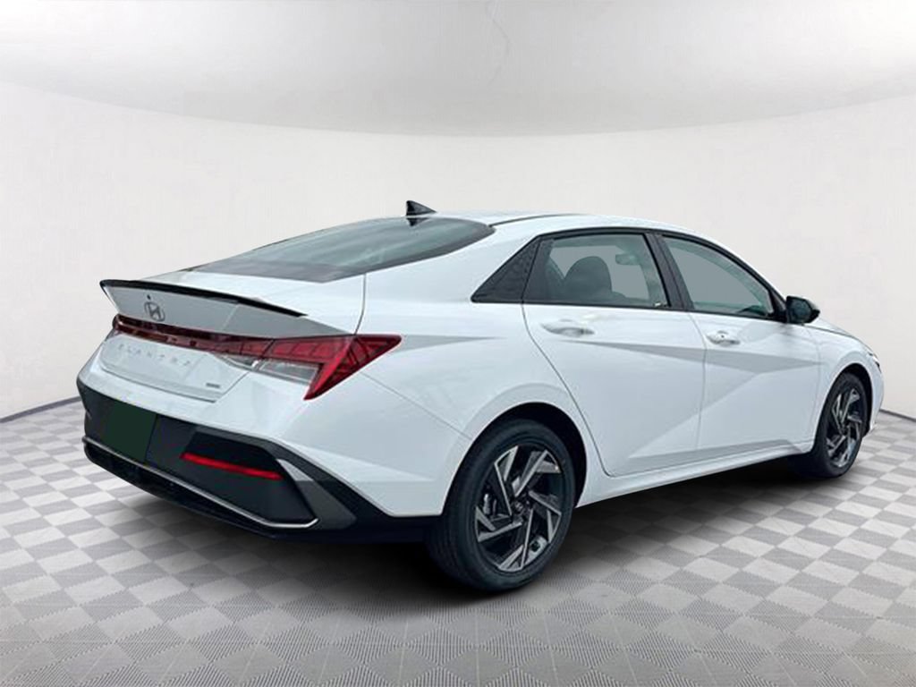 New 2025 Hyundai Elantra SEL FWD image 5