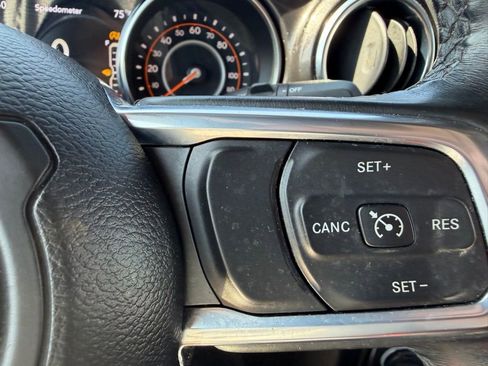 Used 2021 Jeep Wrangler Unlimited Sahara image 20