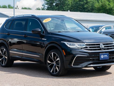 Certified 2023 Volkswagen Tiguan SEL R-Line AWD/4WD image 8
