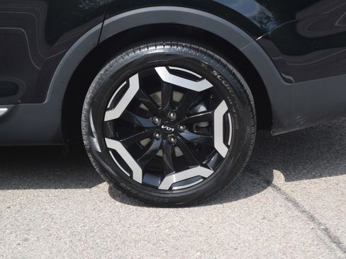Used 2024 Kia Telluride EX w/ EX Captain's Chair Package AWD/4WD image 4