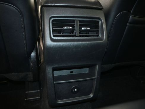 Used 2023 Ford Edge SEL image 13