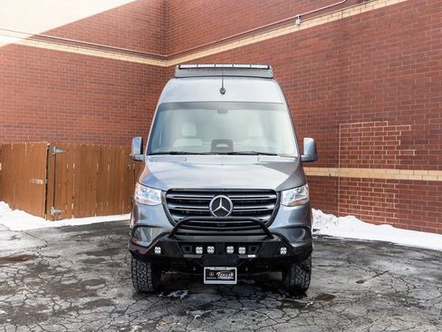 Used 2025 Mercedes-Benz Sprinter 2500 image 2