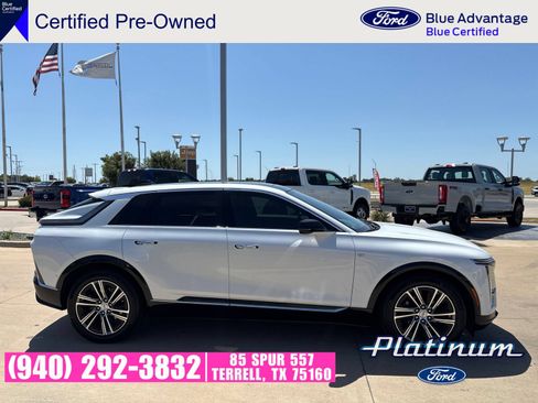 Used 2024 Cadillac Lyriq Sport RWD image 7