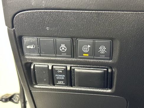 Used 2020 Nissan Armada Platinum w/ Captain's Chairs Package image 19