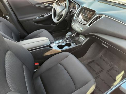 Used 2023 Chevrolet Malibu LT FWD image 9