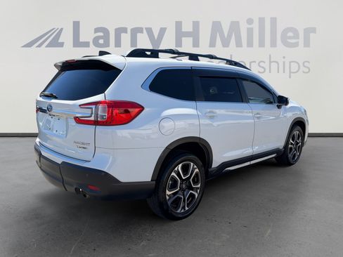 Used 2023 Subaru Ascent Limited w/ Technology Package AWD/4WD image 5