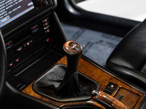 Used 2003 BMW M5 image 18