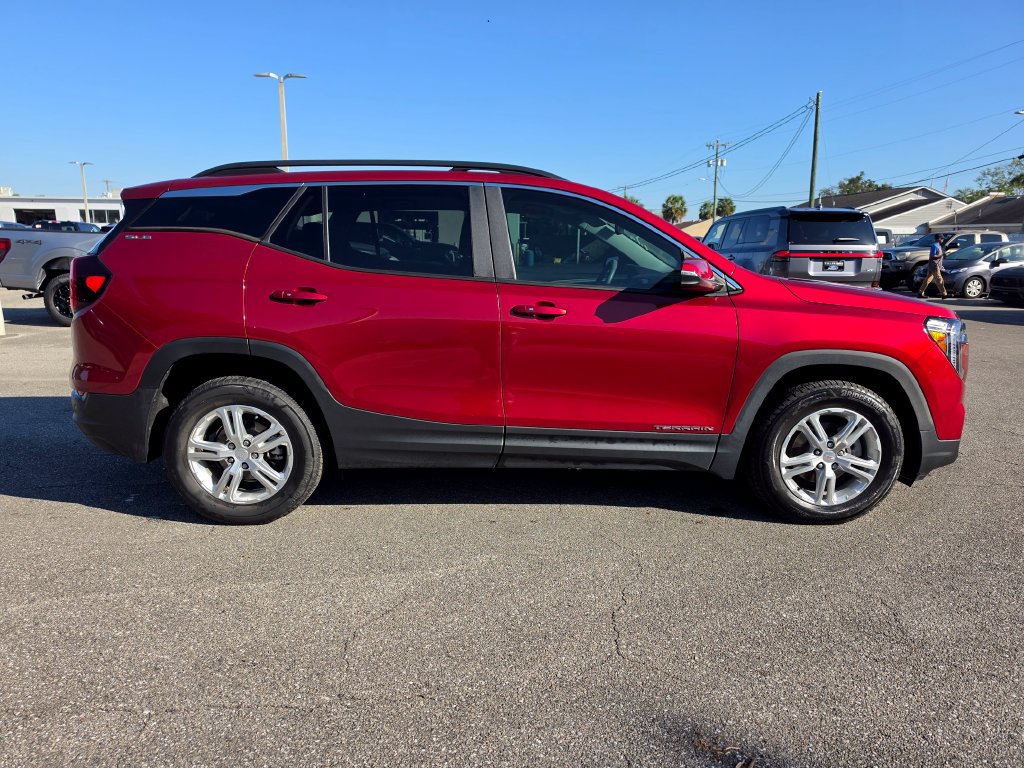 Used 2022 GMC Terrain SLE w/ Driver Convenience Package AWD/4WD image 10