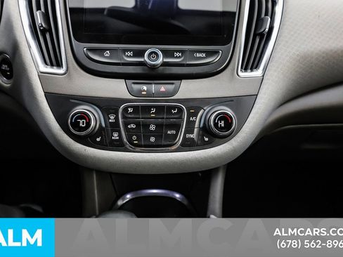 Used 2021 Chevrolet Malibu LT FWD image 36