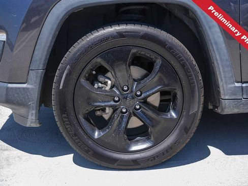 Used 2019 Jeep Compass Latitude FWD image 9