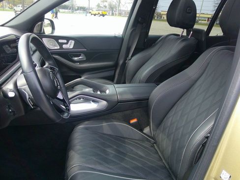 Used 2023 Land Rover Range Rover Sport SE image 2