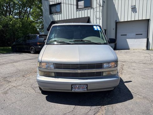 Used 1998 Chevrolet Astro AWD image 7