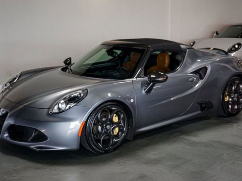 Used 2020 Alfa Romeo 4C Spider w/ Bright Package image 5