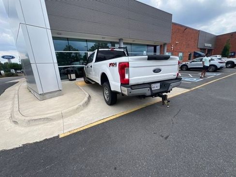 Used 2017 Ford F250 XL w/ Power Equipment Group AWD/4WD image 1
