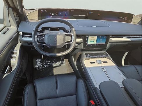 New 2025 Lincoln Navigator L Reserve w/ Jet Appearance Package image 11