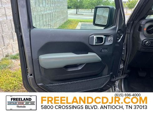 New 2025 Jeep Gladiator Mojave w/ Convenience Group image 18