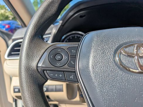 Used 2018 Toyota Camry LE FWD image 22