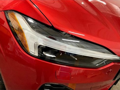 Certified 2024 Volvo XC60 B5 Core image 29