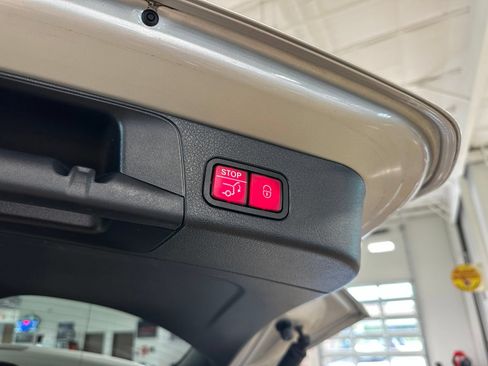 Used 2021 Mercedes-Benz GLB 250 image 45