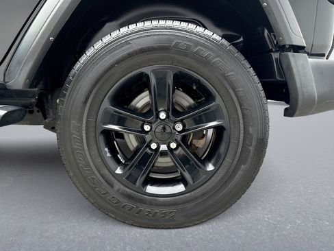Used 2022 Jeep Wrangler Unlimited Sport AWD/4WD image 25