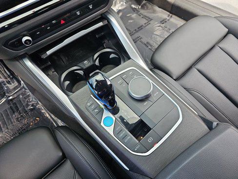 Certified 2022 BMW i4 eDrive40 w/ M Sport Package image 25