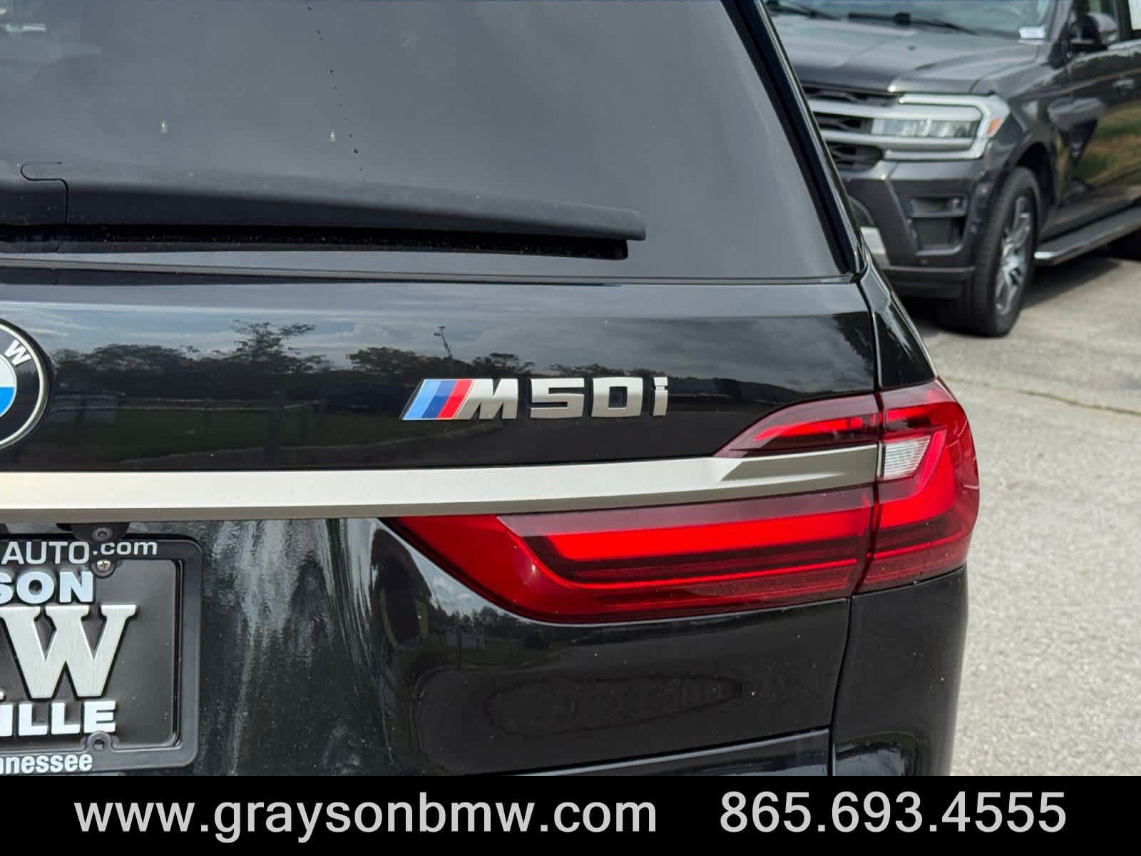 Used 2022 BMW X7 M50i w/ Luxury Seating Package AWD/4WD image 11