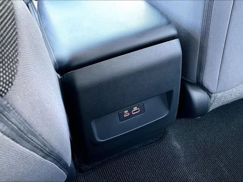Used 2025 Nissan Frontier SV RWD image 11