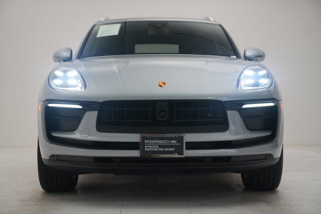 Certified 2026 Porsche Macan AWD/4WD image 2