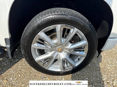 Used 2025 Chevrolet Silverado 1500 High Country w/ High Country Premium Package AWD/4WD image 44