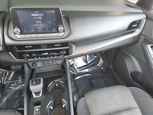 Used 2025 Nissan Rogue SV AWD/4WD image 17