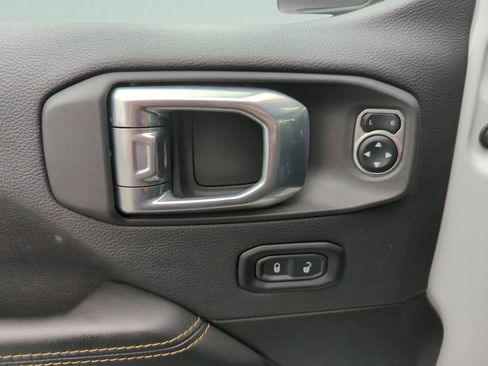 Used 2025 Jeep Wrangler Unlimited Sahara AWD/4WD image 26