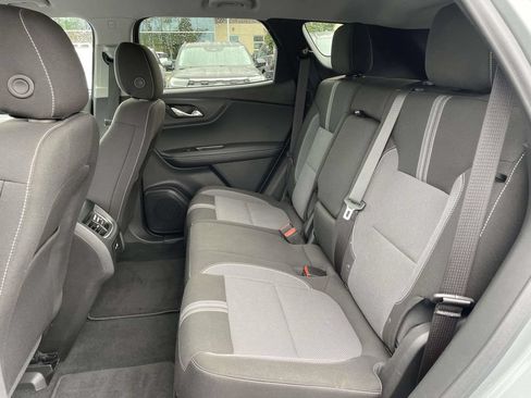 Used 2025 Chevrolet Blazer LT AWD/4WD image 3