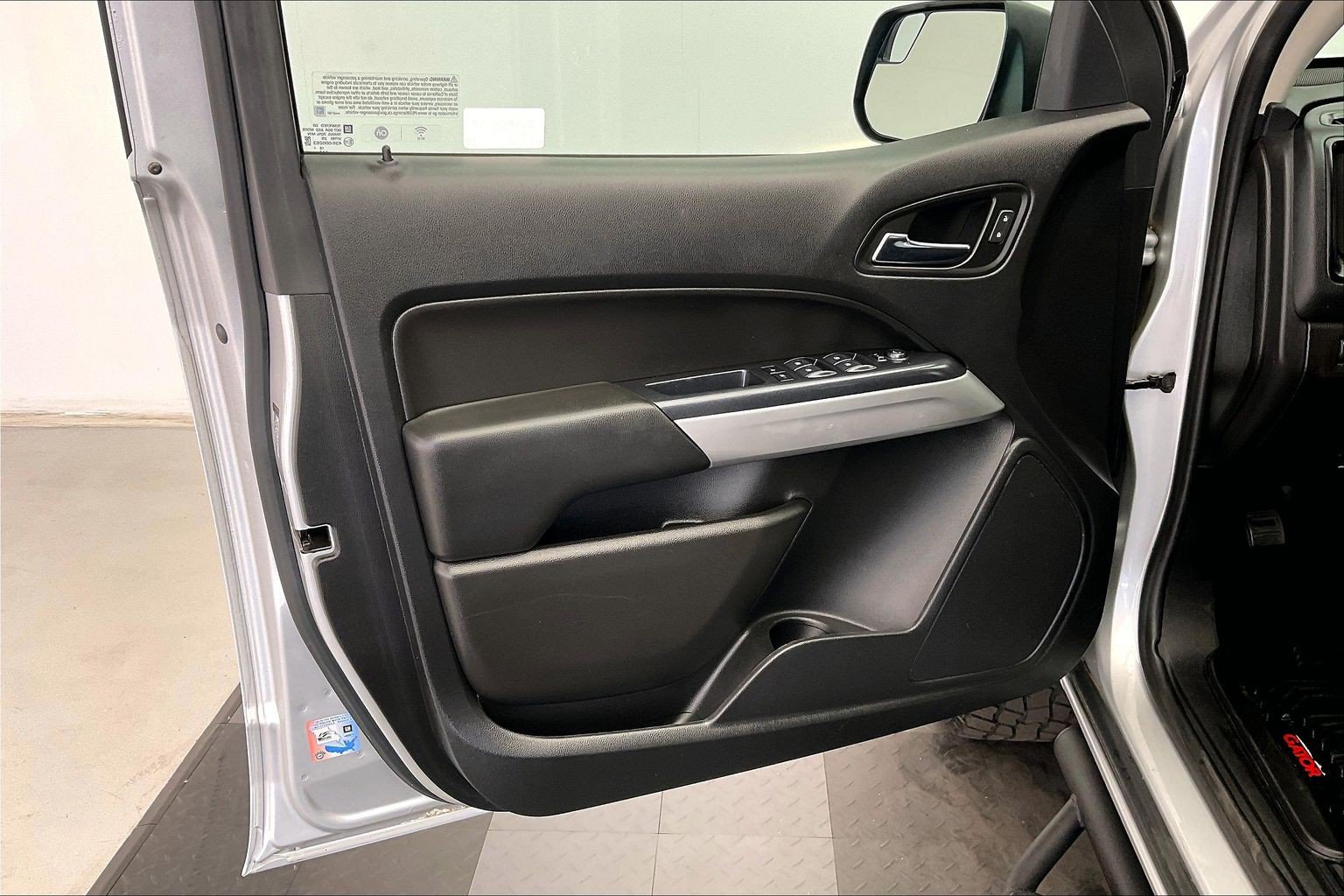 Used 2020 Chevrolet Colorado LT AWD/4WD image 25