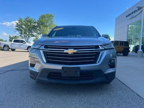 Used 2023 Chevrolet Traverse LT FWD image 3