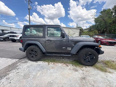 Used 2018 Jeep Wrangler Sport AWD/4WD image 2