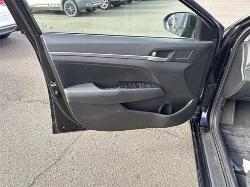 Used 2019 Hyundai Elantra SEL w/ Cargo Package image 13