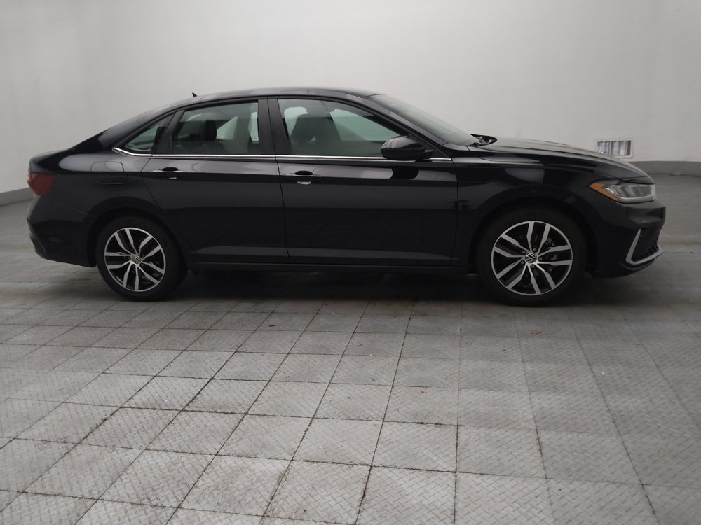Used 2025 Volkswagen Jetta SE FWD image 11