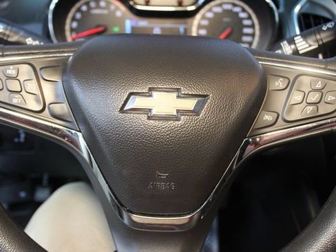 Used 2018 Chevrolet Cruze LT FWD image 18